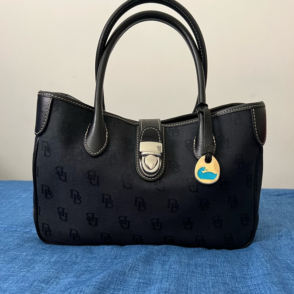 Woman Dooney & Bourke  Purse Navy Blue…Over the shoulder